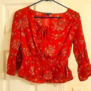 Heart Hips floral/dainty long sleeve blouse in red, size Small